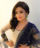 Monali Thakur dress