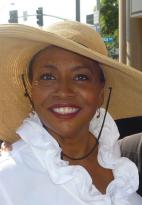 Jenifer Lewis sombrero