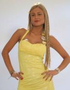 Alejandra Pinzon vestido amarillo