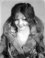 Nancy Carroll abrigo