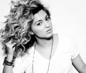 Tori Kelly black and white