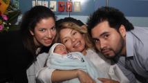 Sharon La Hechicera con su familia