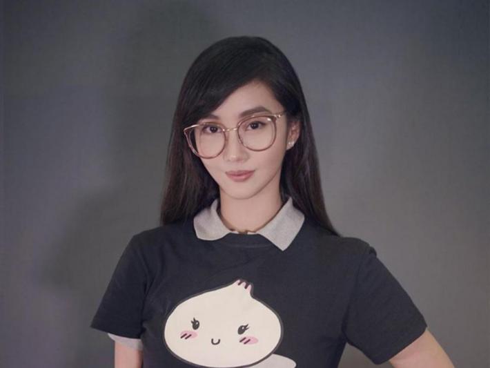 Alodia Gosiengfiao gafas