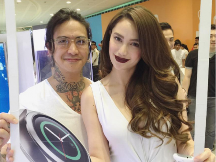 Arci Muñoz glasses