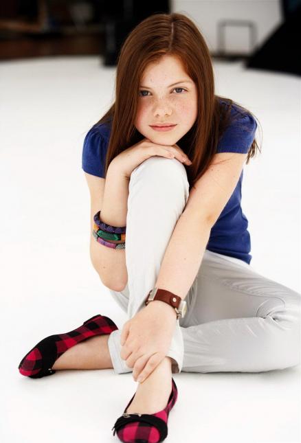 Georgie Henley white pants