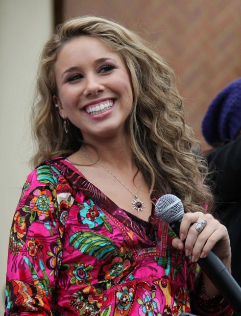 Haley Reinhart microphone