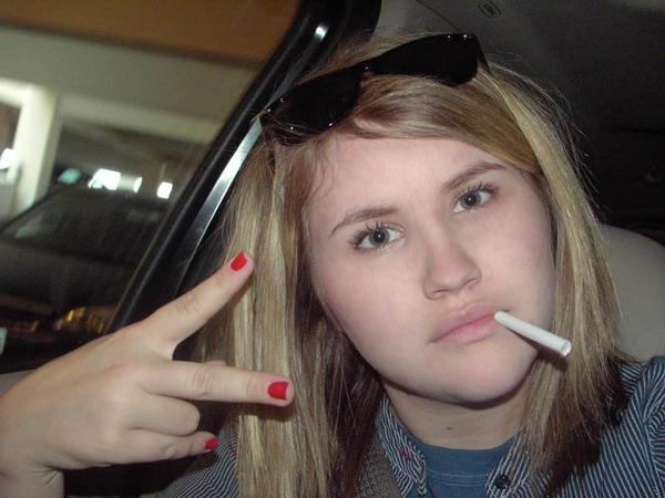 Jillian Bell cigarette