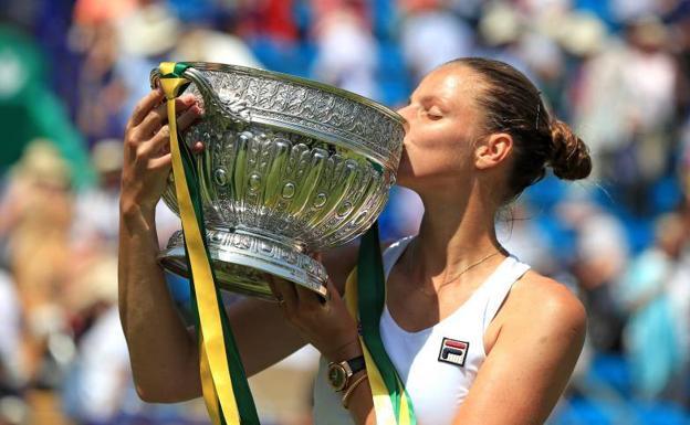 Karolina Pliskova trofeo