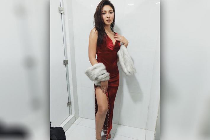 Nadine Lustre mirror